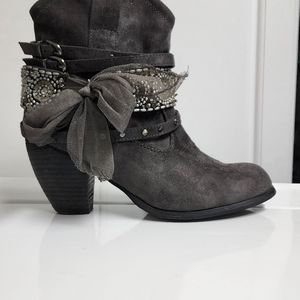 Pair of boots. Soft grey suede.